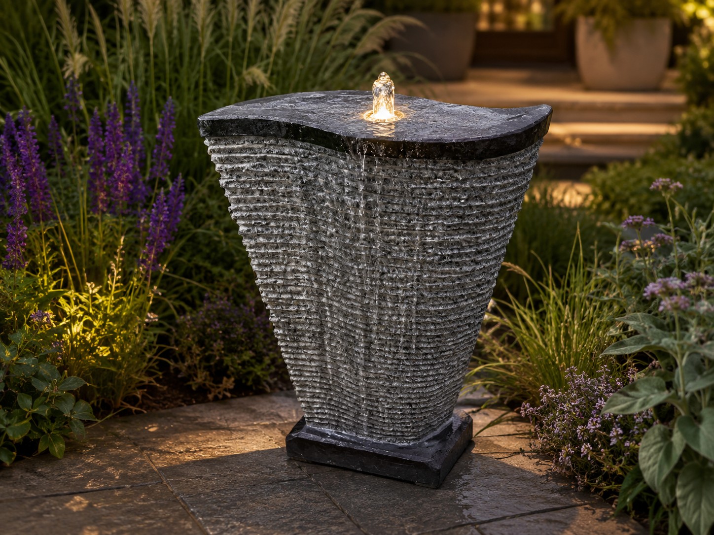Schwarze solide Wassersäule aus Granit Play in 4 Größen
