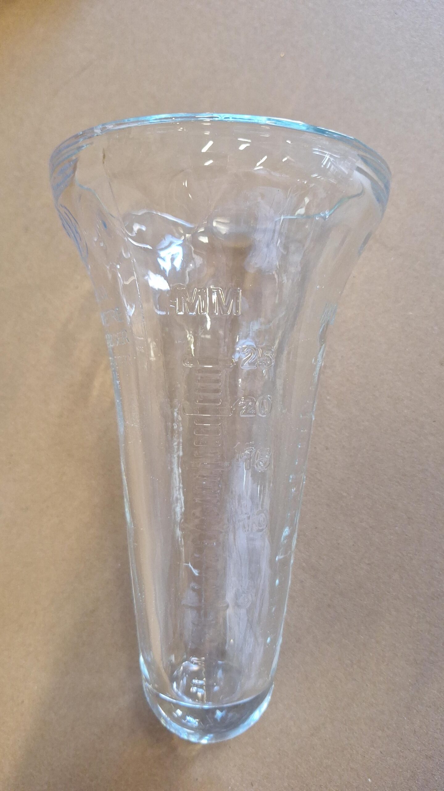 Esschert Regenmesser Gusseisen 133cm