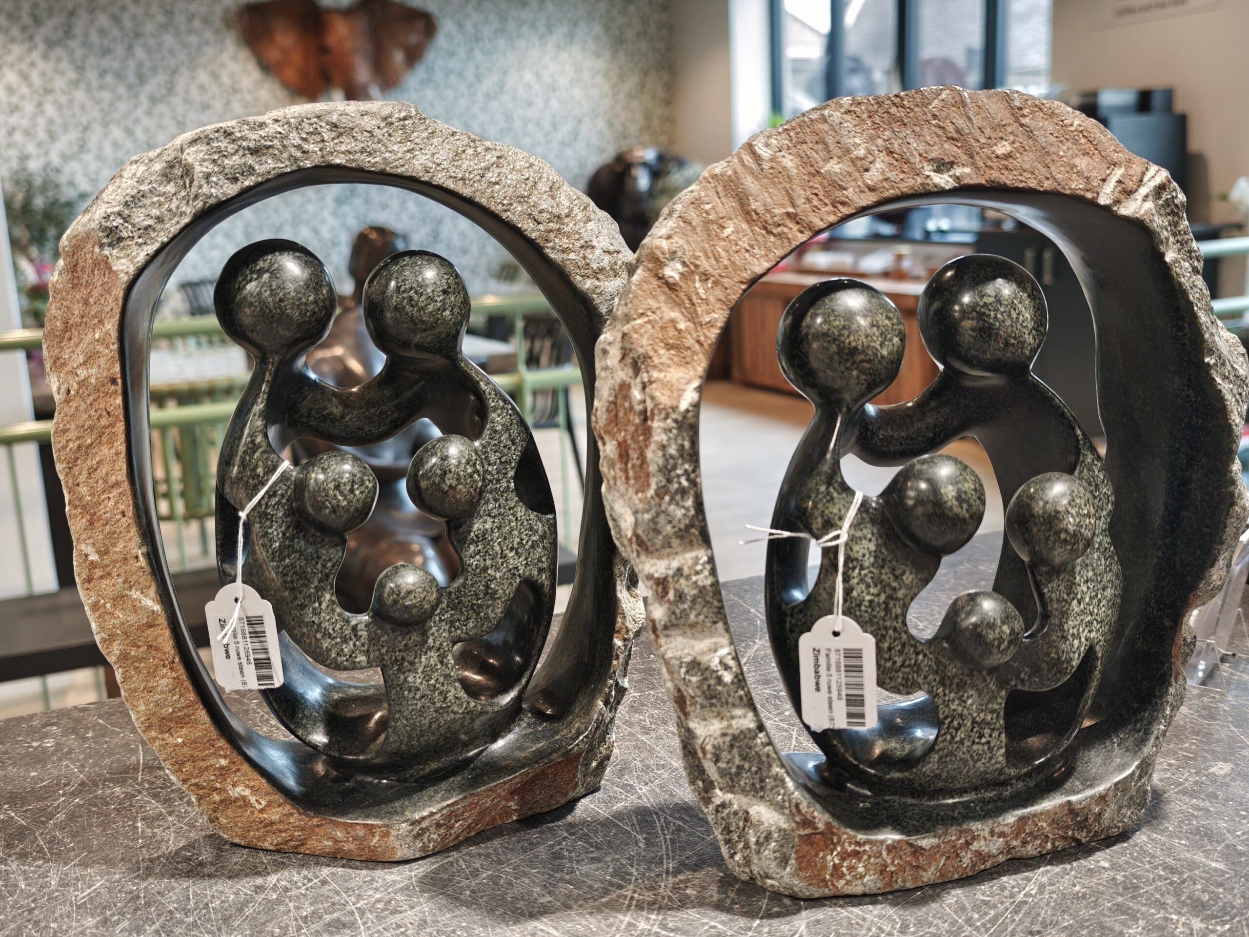 Statue soapstone Family couple with 3 children 30cm