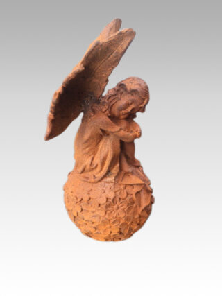 Gusseiserner sitzender Engel mit schlafendem Blumenglobus 31cm.