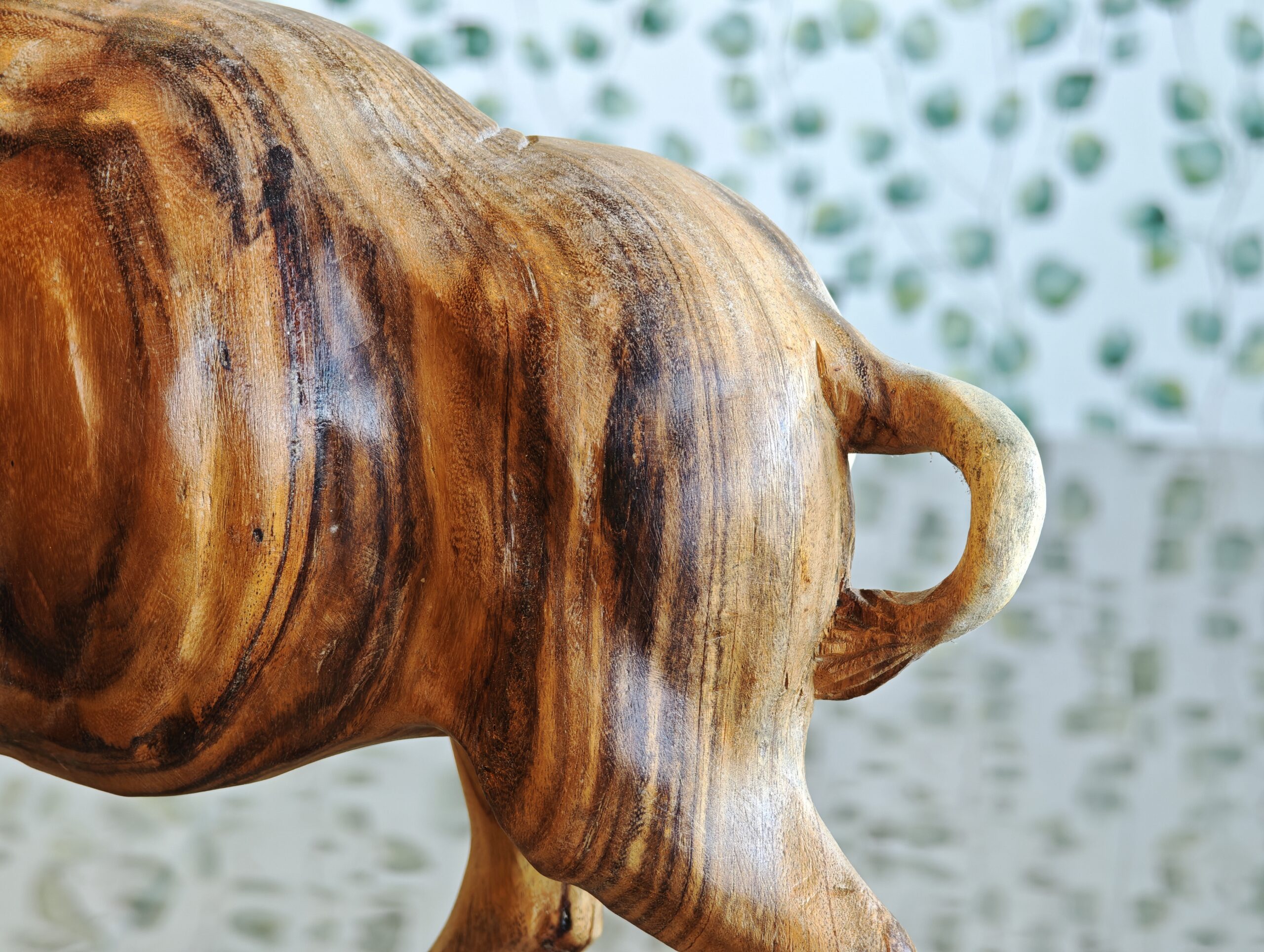 Houten beeld Sina stier 50cm