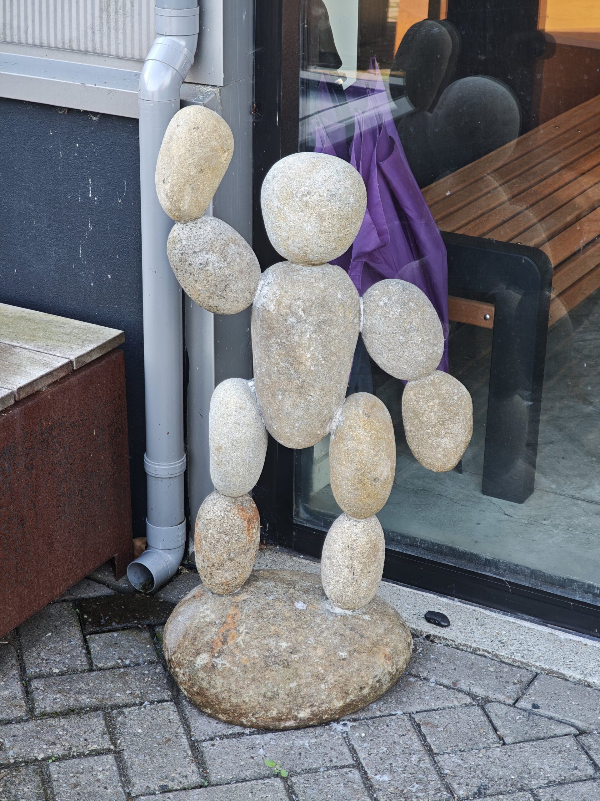 Statue stone man abstract with arm up 90cm