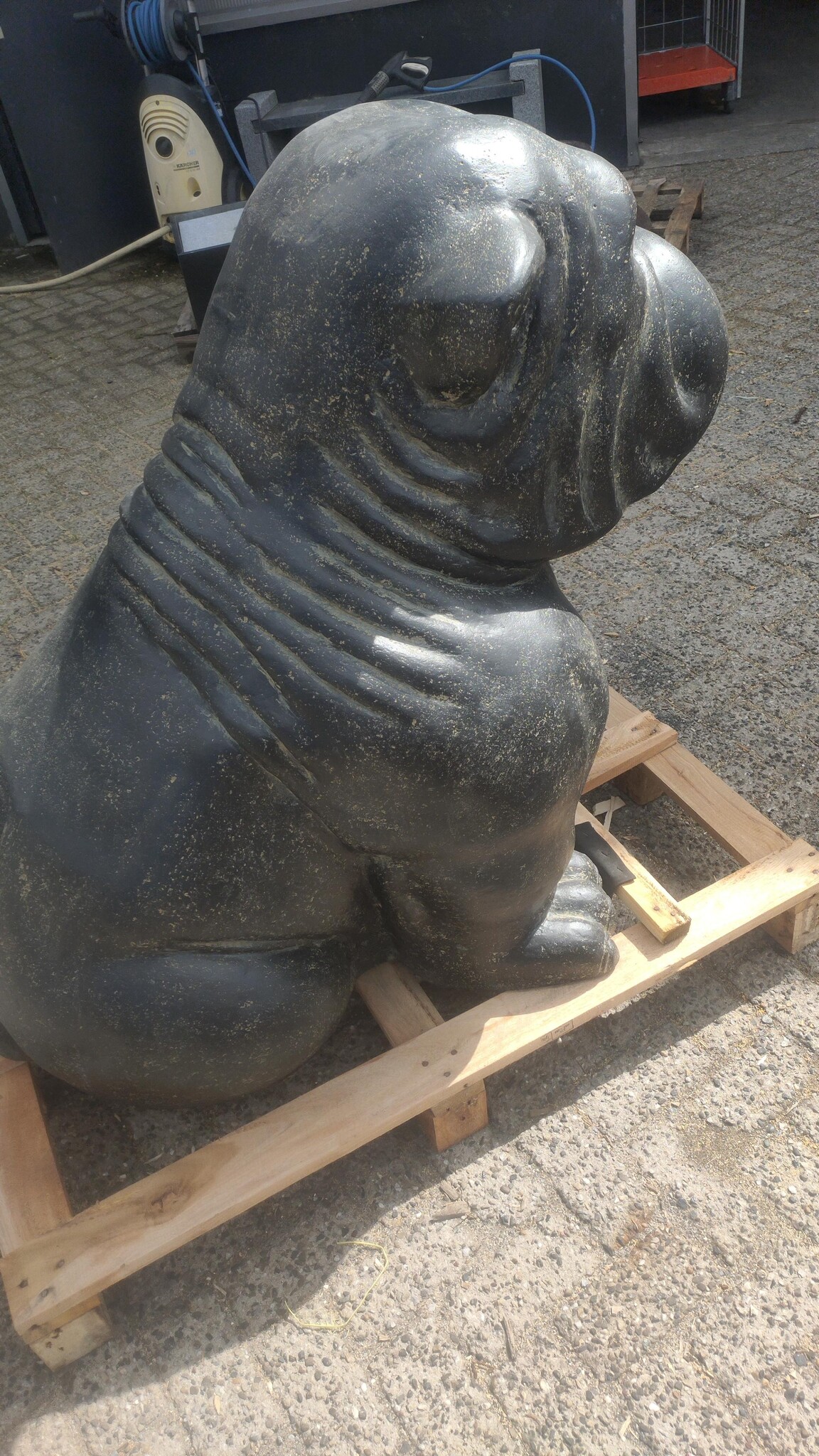 Statue Hund super groß Bulldogge 110cm - eliassen.nl