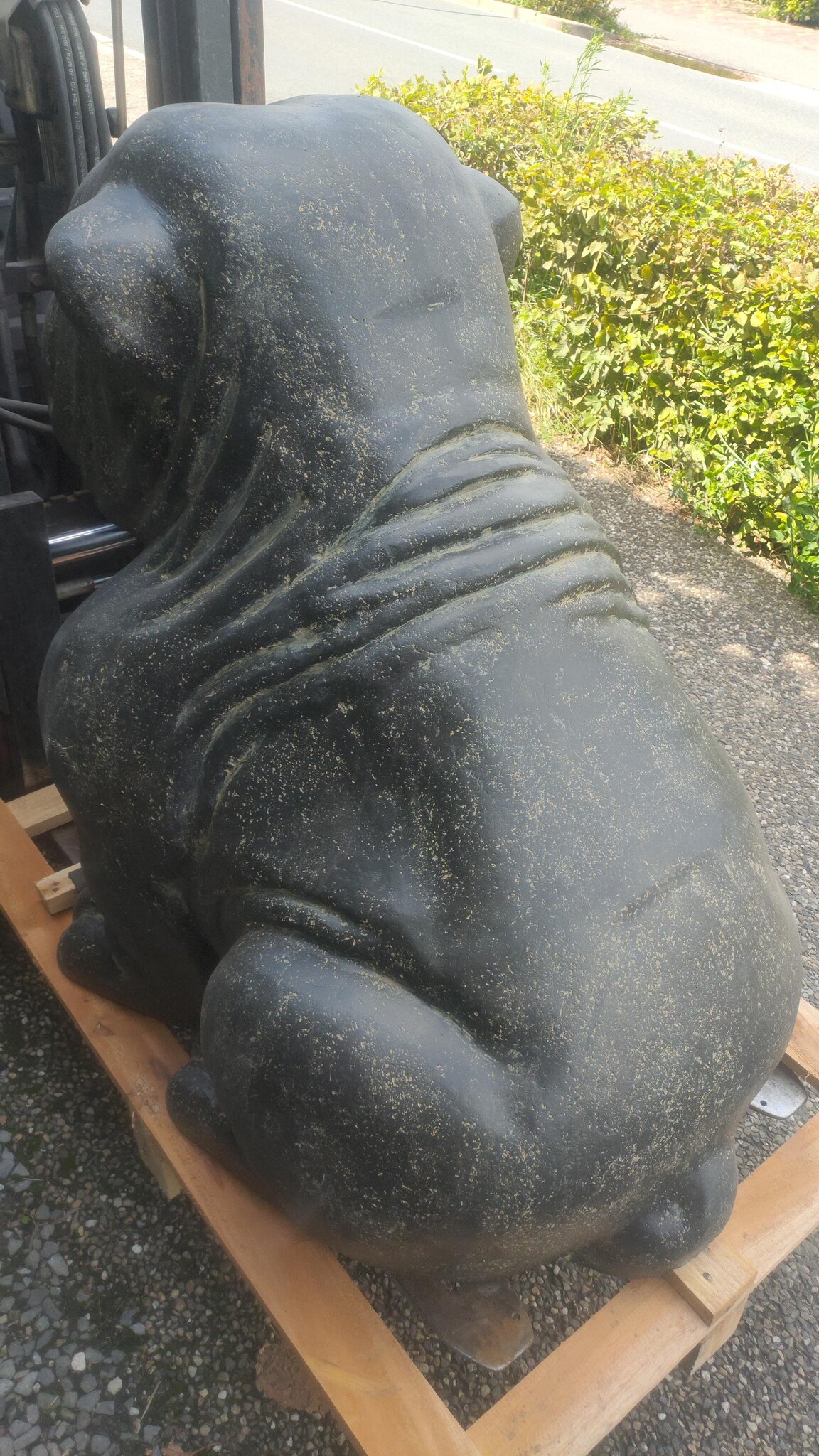 Statue Hund super groß Bulldogge 110cm - eliassen.nl