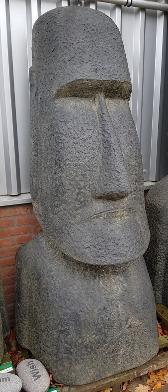 beeld moai 175cm eliassen.nl