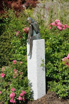Bronze Emanuelle meisje - Eliassen.nl 2