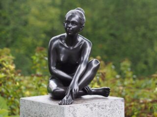 Bronze nude sitting-Eliassen.com
