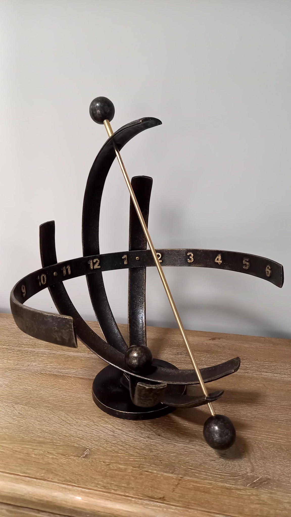 GA1878BR-BI Sundial bronze 3 arches 47cm - eliassen.nl