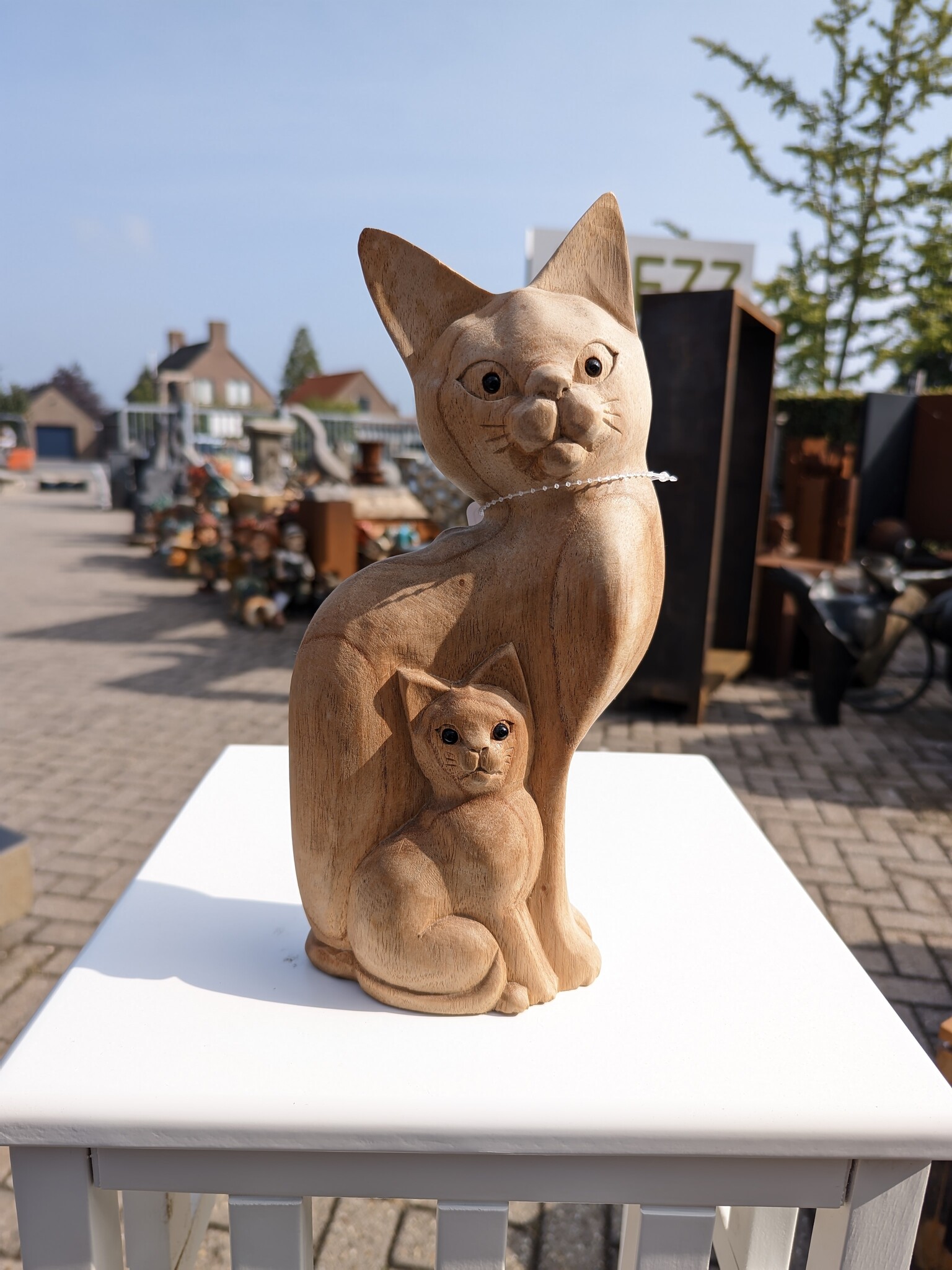 Holzskulptur Katze mit Kätzchen eliassen.nl