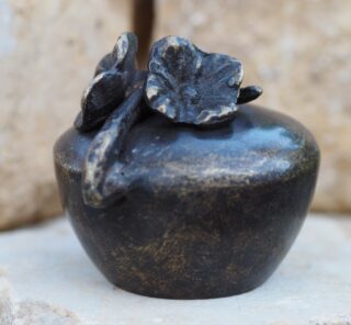 kleine urn met roosje - eliassen.nl