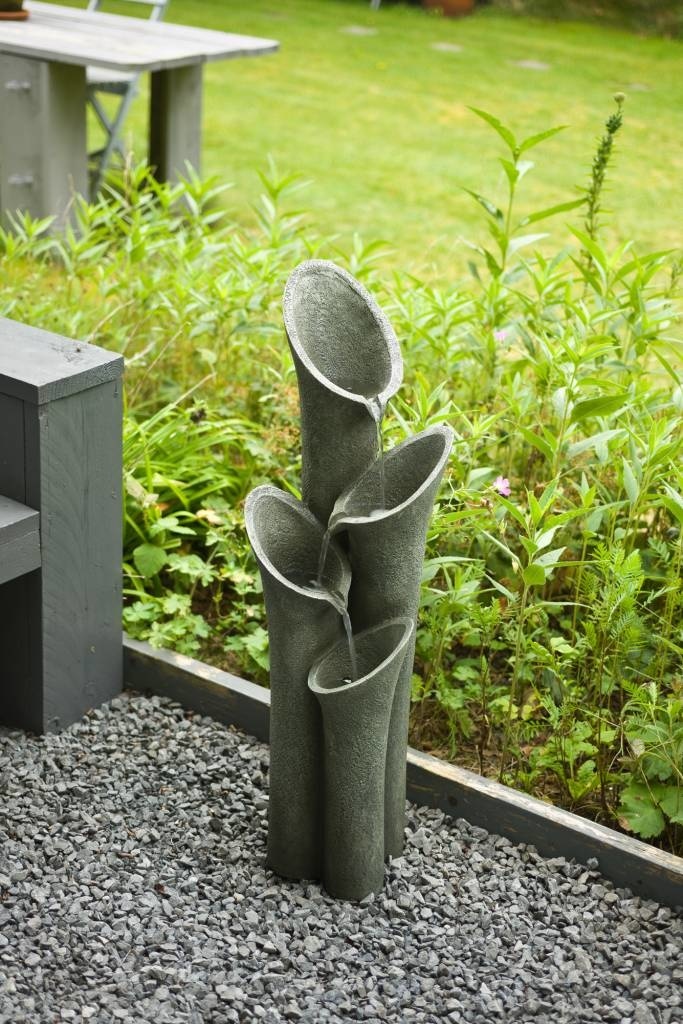 Modern tall terrace water ornament Montreux - Eliassen.nl