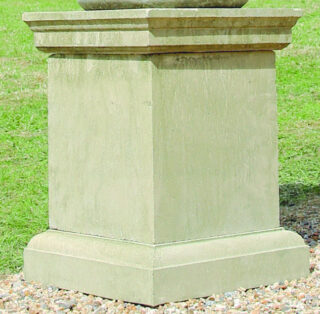 PL46 Dragonstone Pedestal small square PL46 eliassen.nl