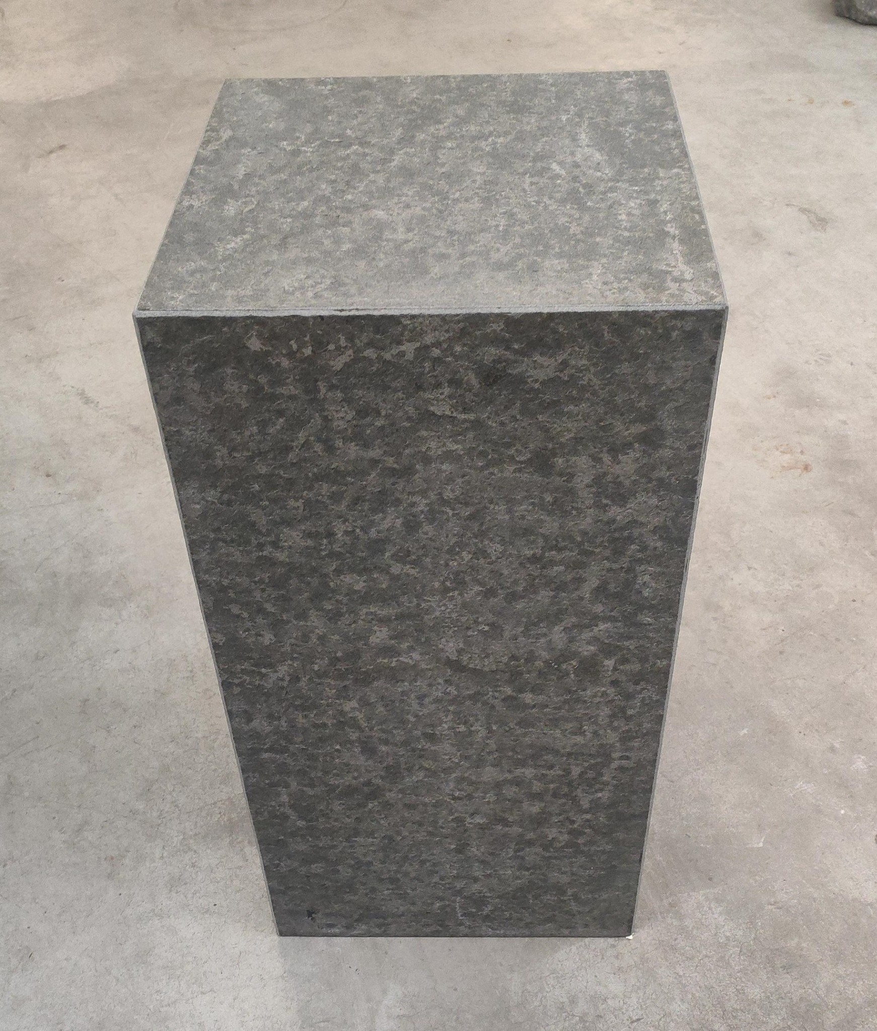 sokkel blackstone 40x40x80cm eliassen.nl