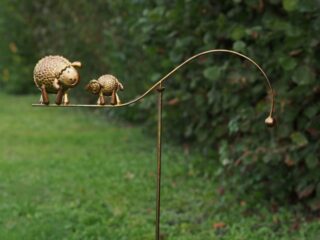 garden stake balance sheep - eliassen.nl