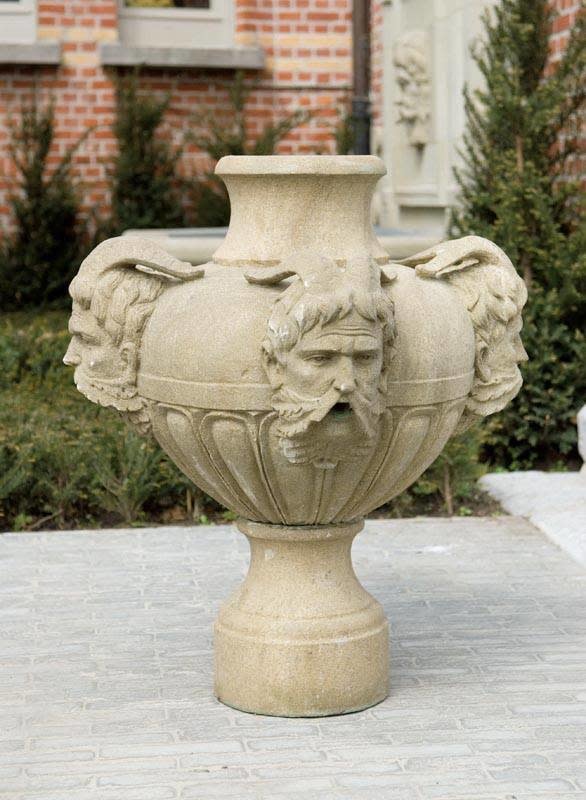 Tuinvaas klassiek Mannenhoofden 80cm - eliassen.nl