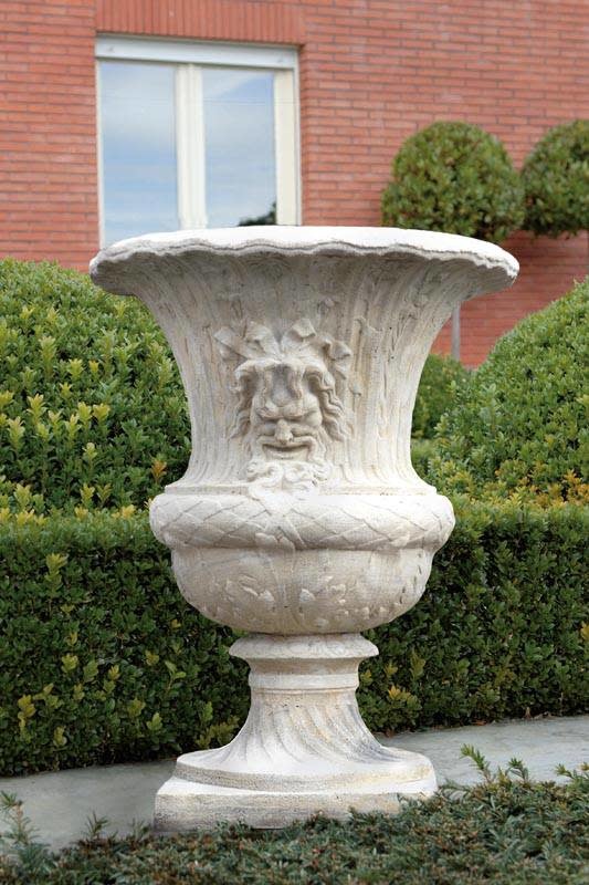 Tuinvaas klassiek met mannenhoofd 150cm - eliassen.nl