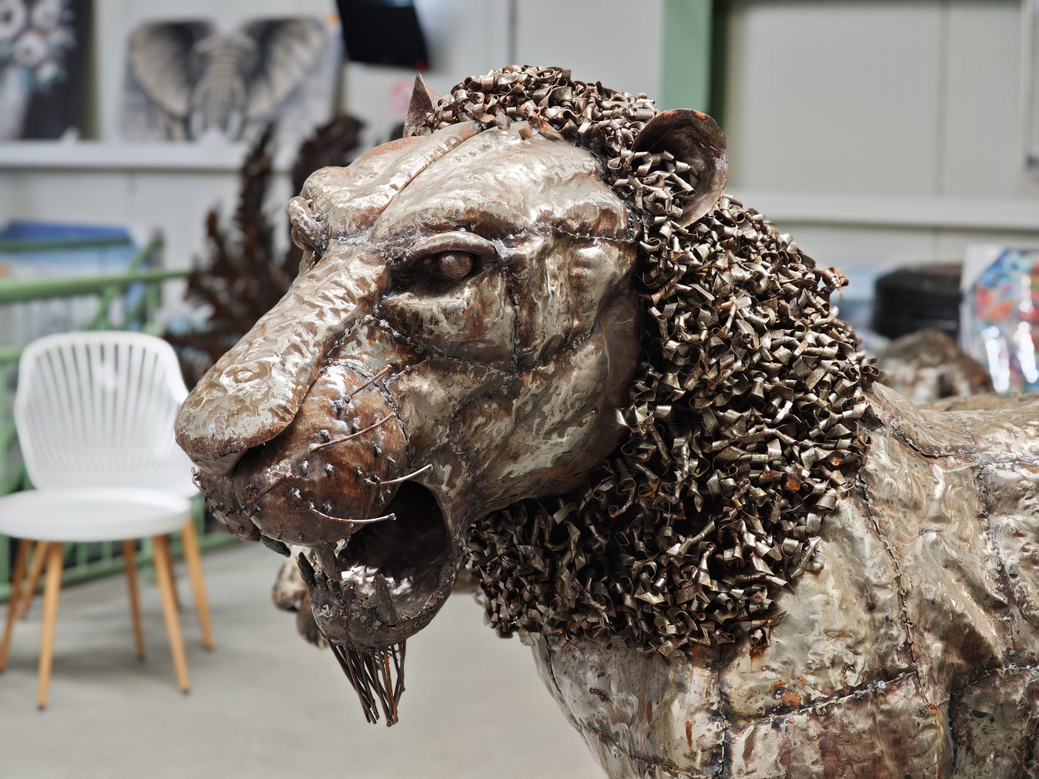 Groot metalen tuinbeeld Leeuw super gedetailleerd 220cm eliassen.nl