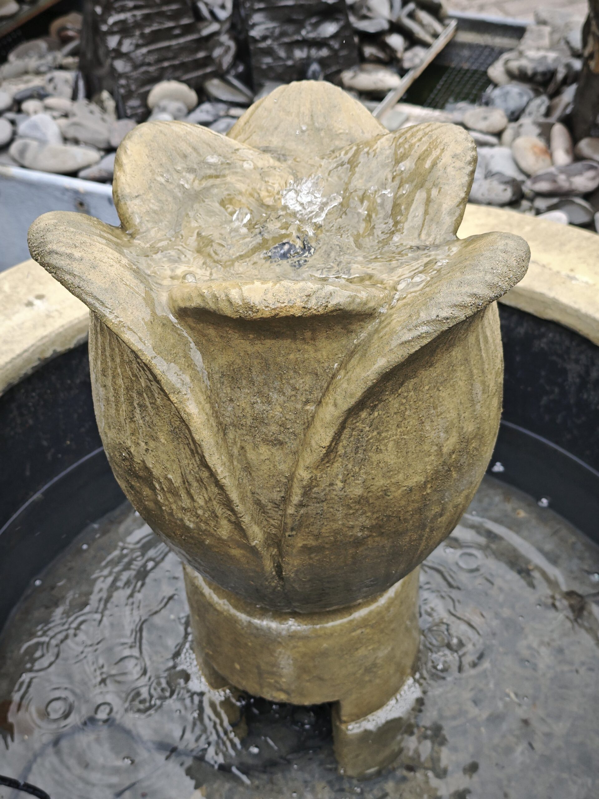 Fontein rond Artisjok olijfkleur 106cm