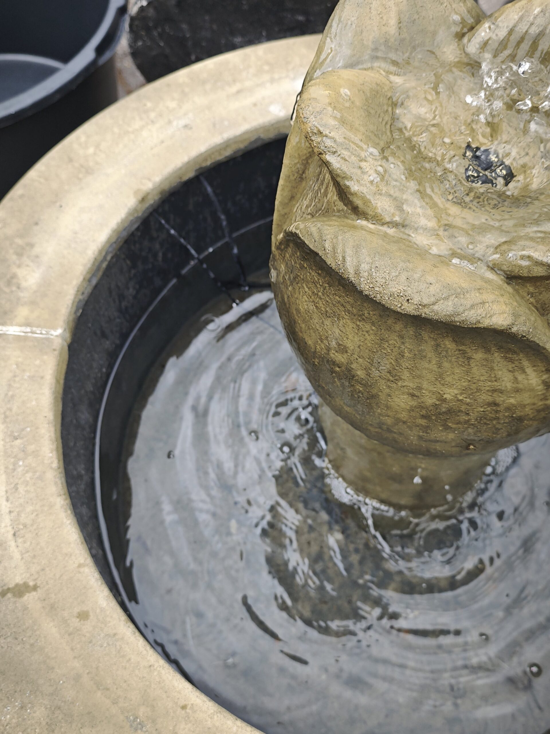 Fontein rond Artisjok olijfkleur 106cm