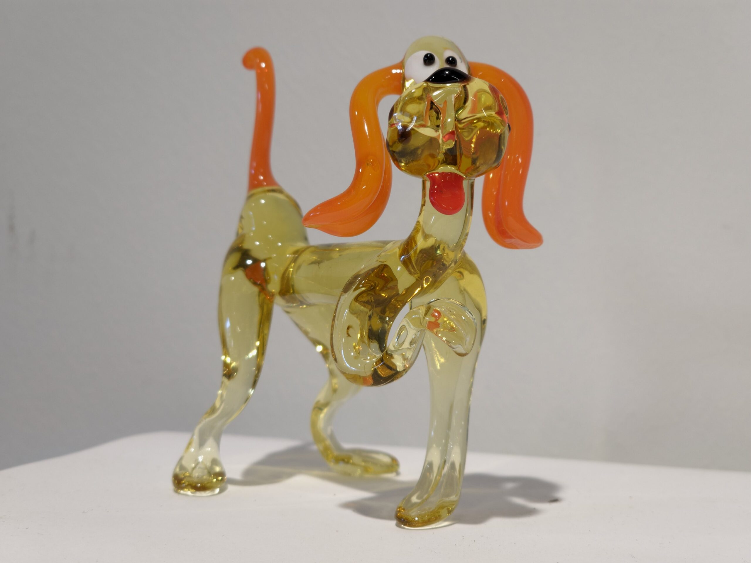 Hond grappig oranje miniglas 9cm