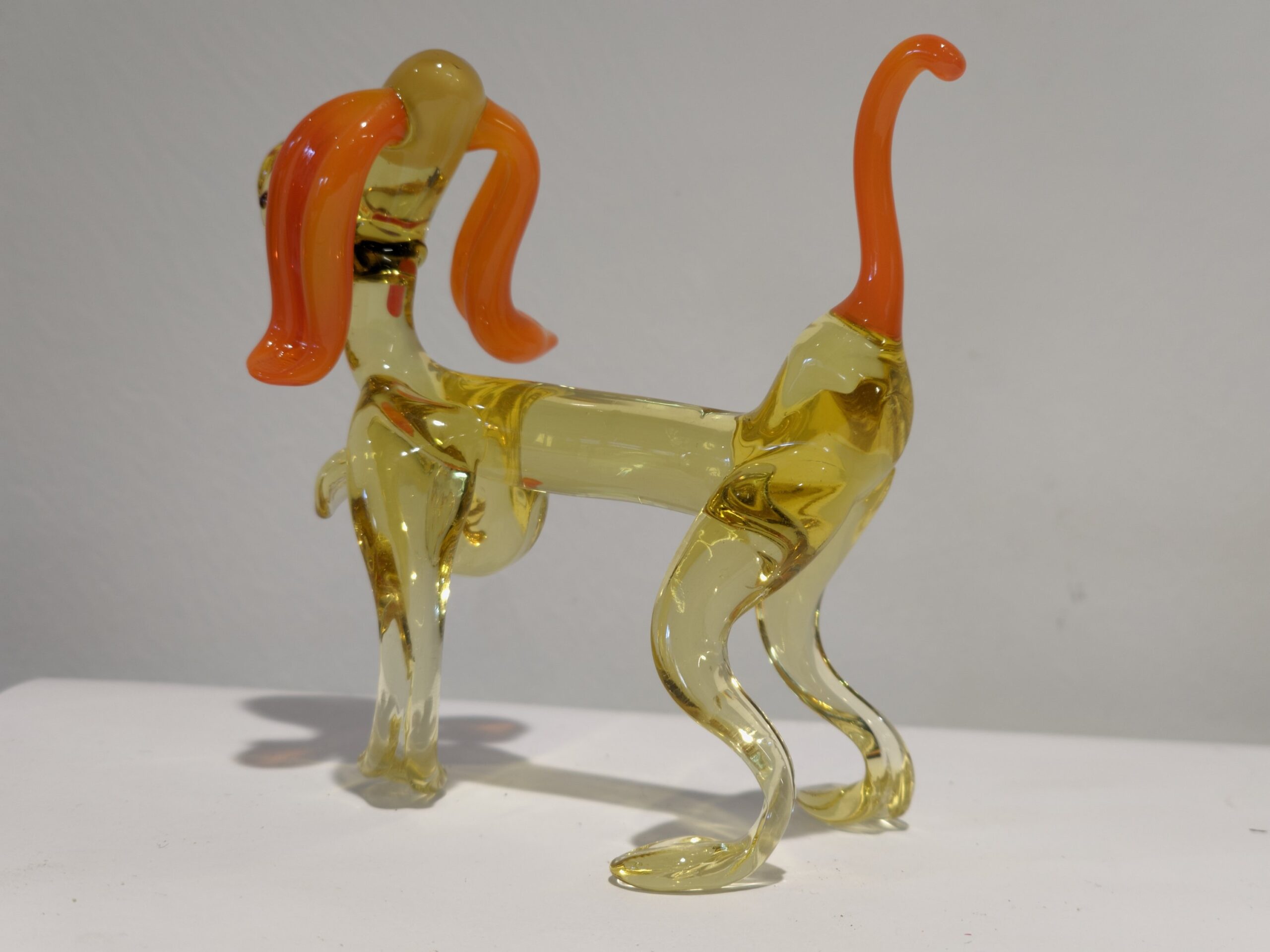 Hond grappig oranje miniglas 9cm