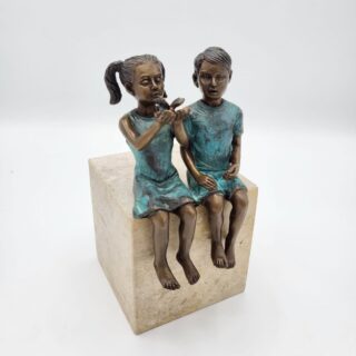 Statue bronze children with butterfly Eliassen.nl BS1493