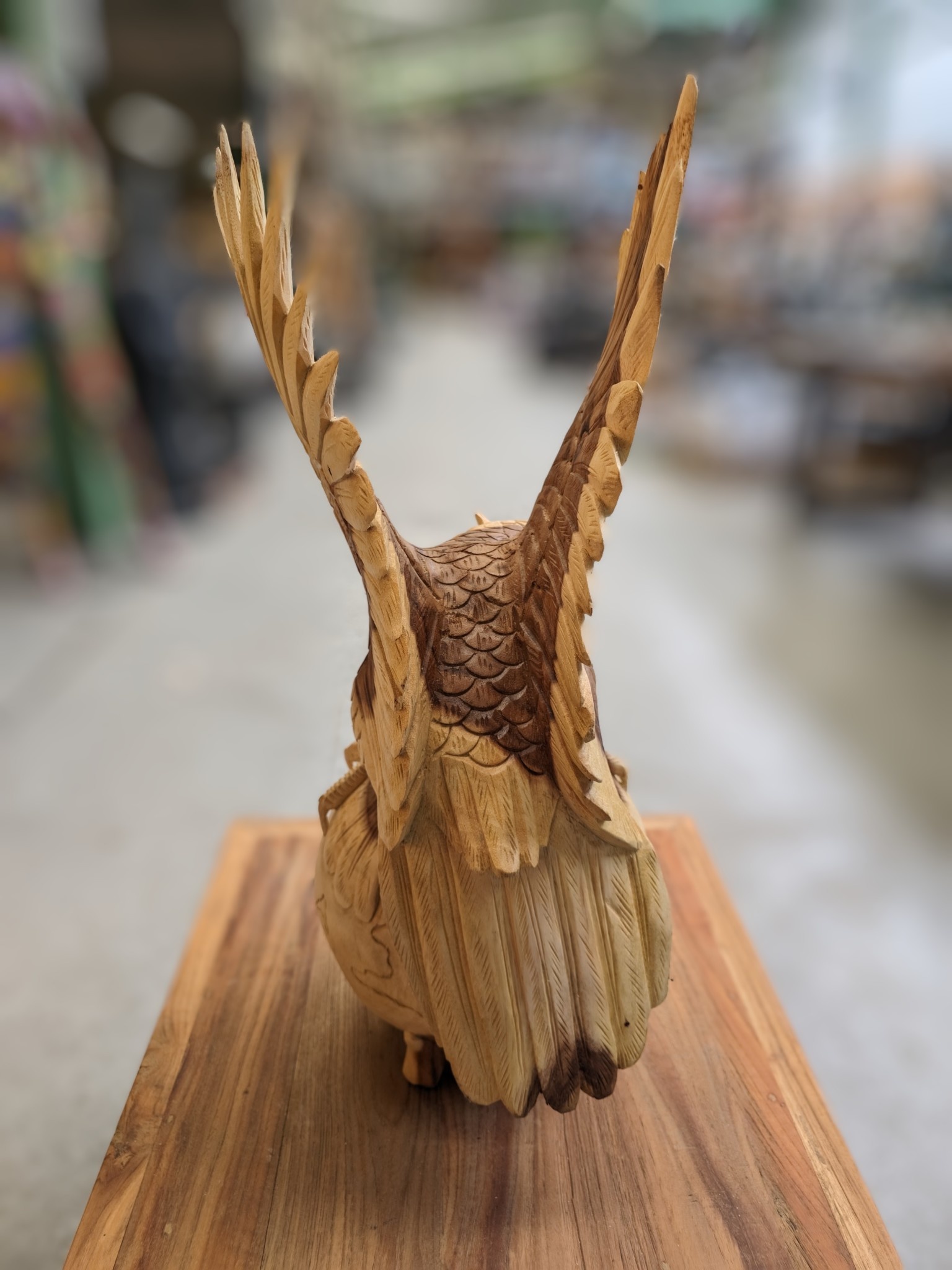 Statue Holz Eule auf Kugel 60cm eliassen.co.uk 3