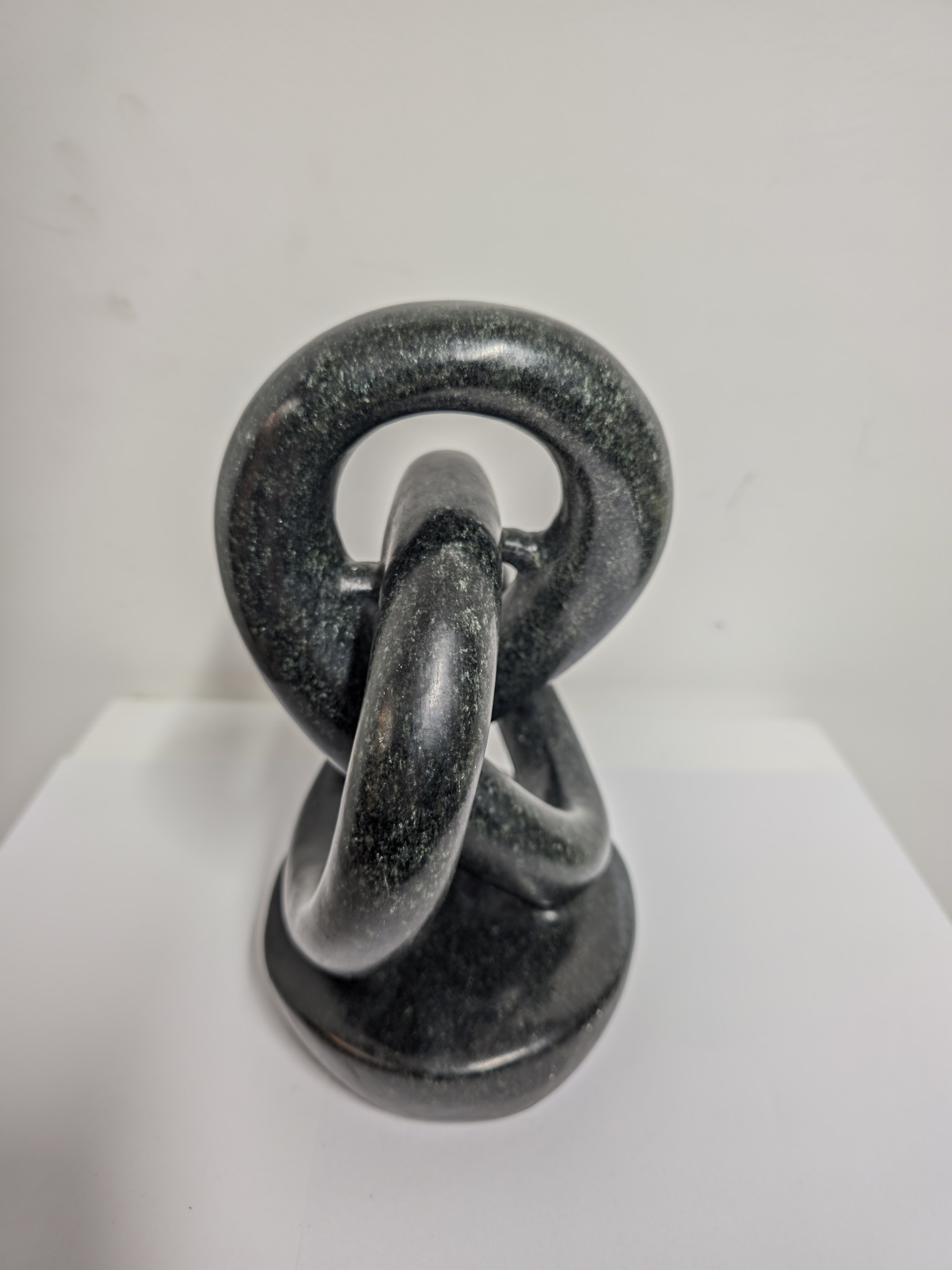 Statue Liebesknoten Speckstein 21cm eliassen.de 1