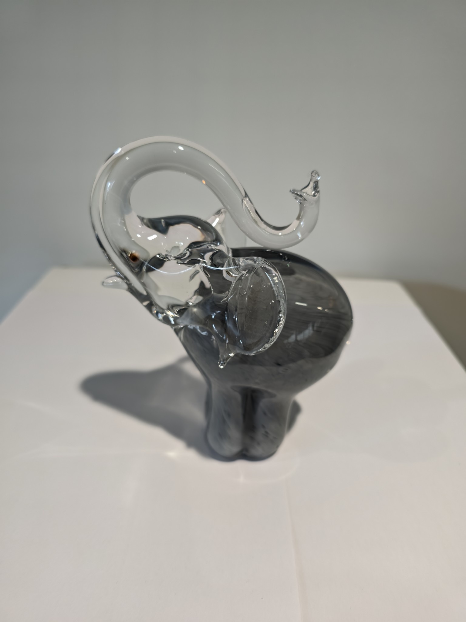 Olifant van glas grijs 16cm eliassen.nl 2