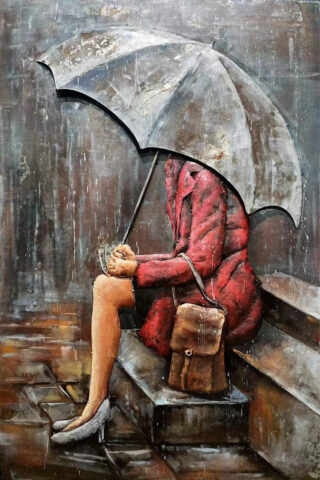 painting metal woman in rain - Eliassen.nl