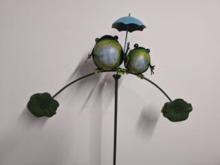 Garden stake balance frogs under umbrella 60x150cm eliassen.nl 3