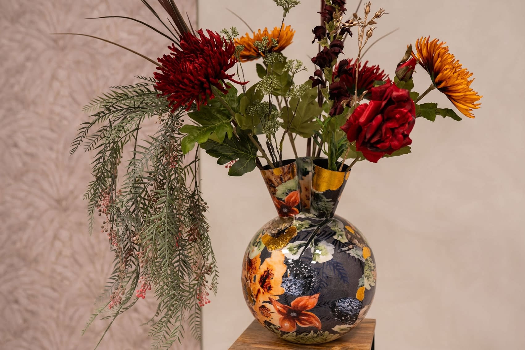 Tulip vase metal Berry Blue high in 2 sizes eliassen.co.uk 5