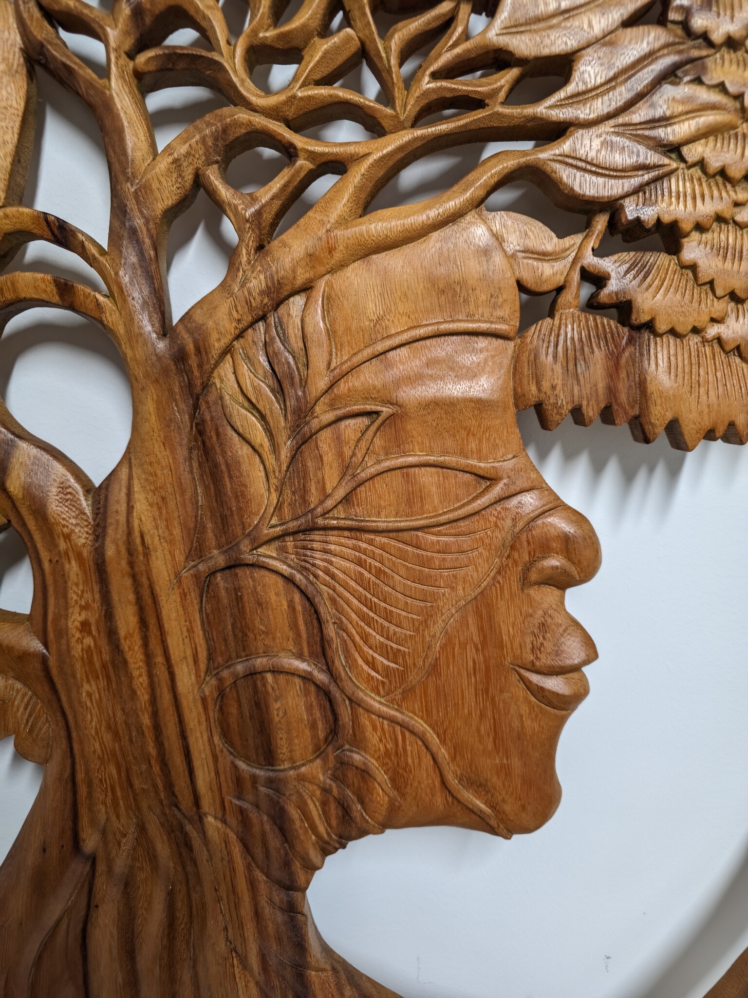 Wandpaneel hout rond Levensboom met gezicht 80cm eliassen.nl 2