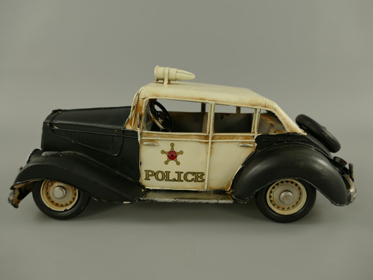 Miniaturmodell altes Polizeiauto 33cm