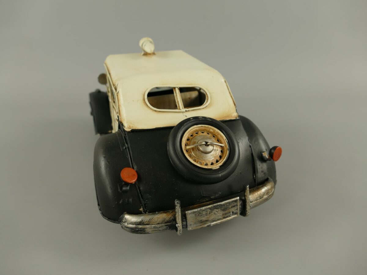 Miniaturmodell altes Polizeiauto 33cm