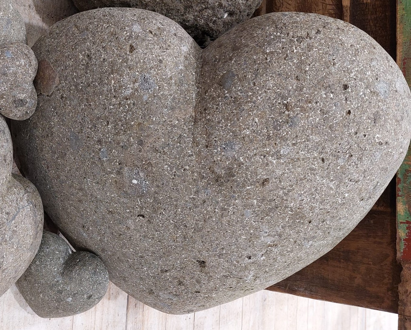 Heart of greenstone 30cm