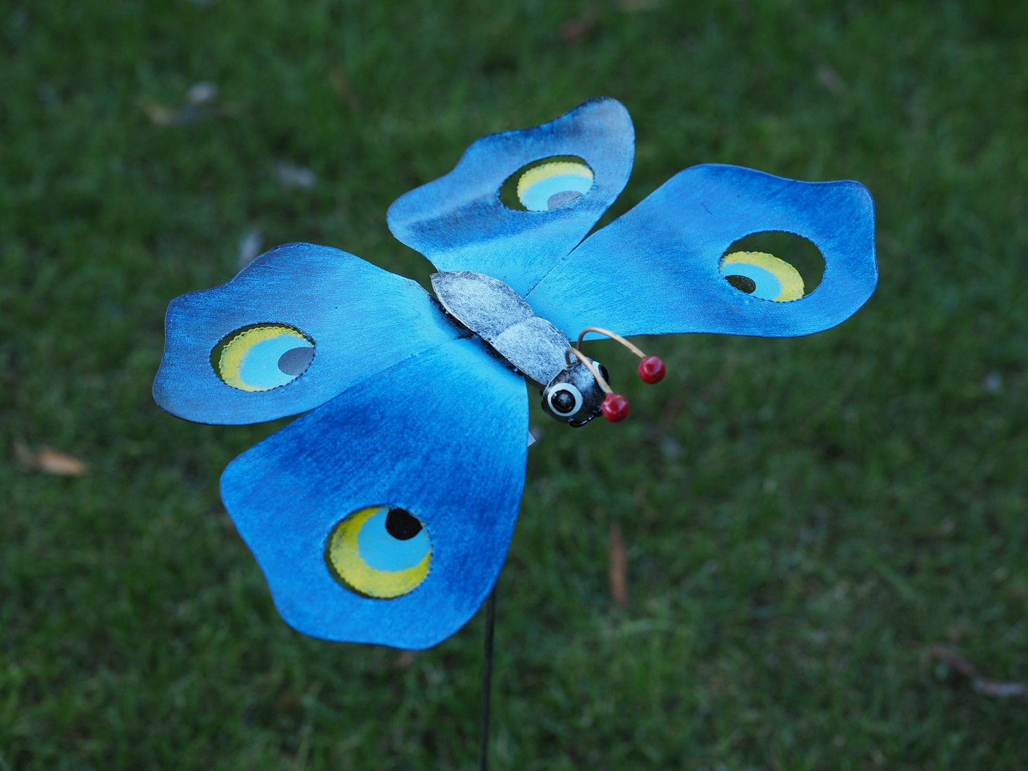 Metalen vlinder op stok blauw 60cm
