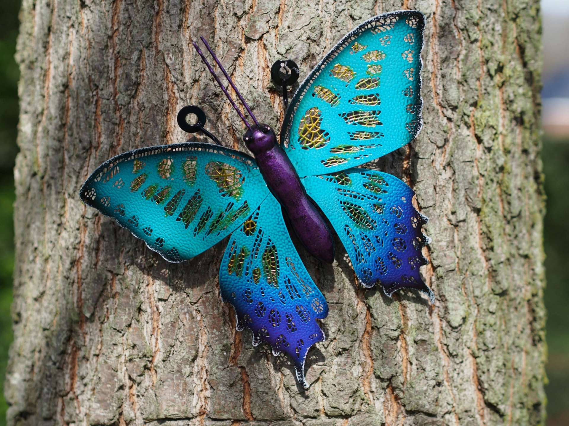 Metalen muur vlinder blauw 26cm