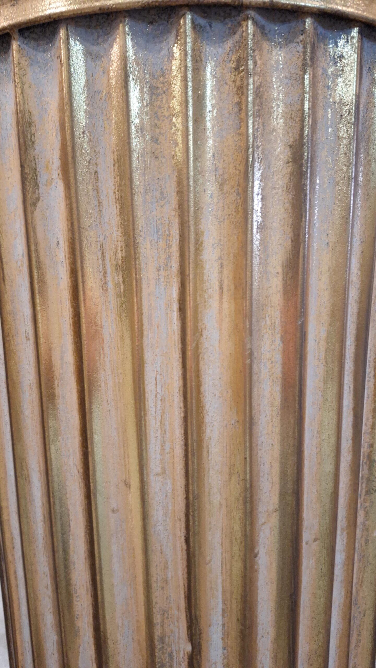 Zuil rond metaal Kreta 109cm goudkleur