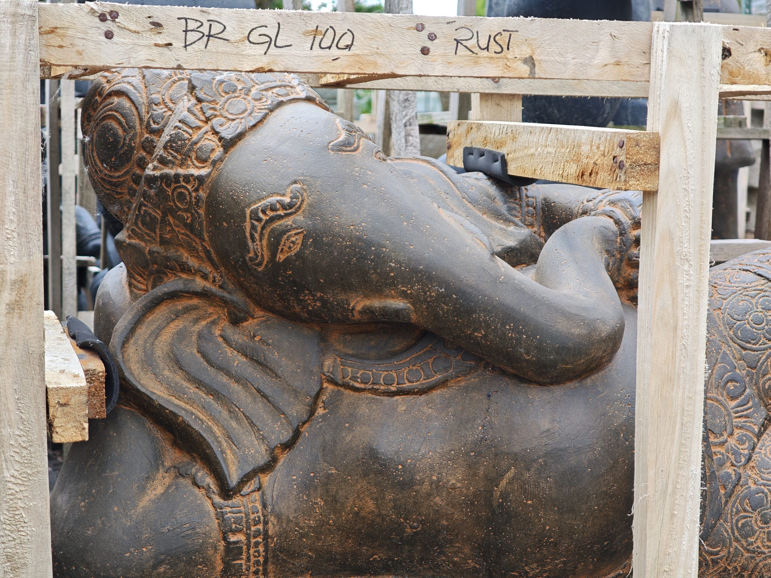 Beeld Ganesha liggend 100cm