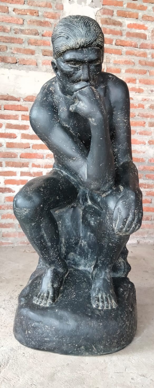 Beeld denker 110cm in 2 kleuren