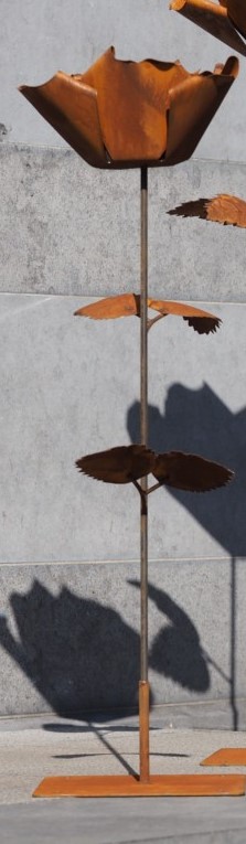 Tuinbeeld-metaal-Eco-roest-Roos-op-staander-middel-eliassen.nl_