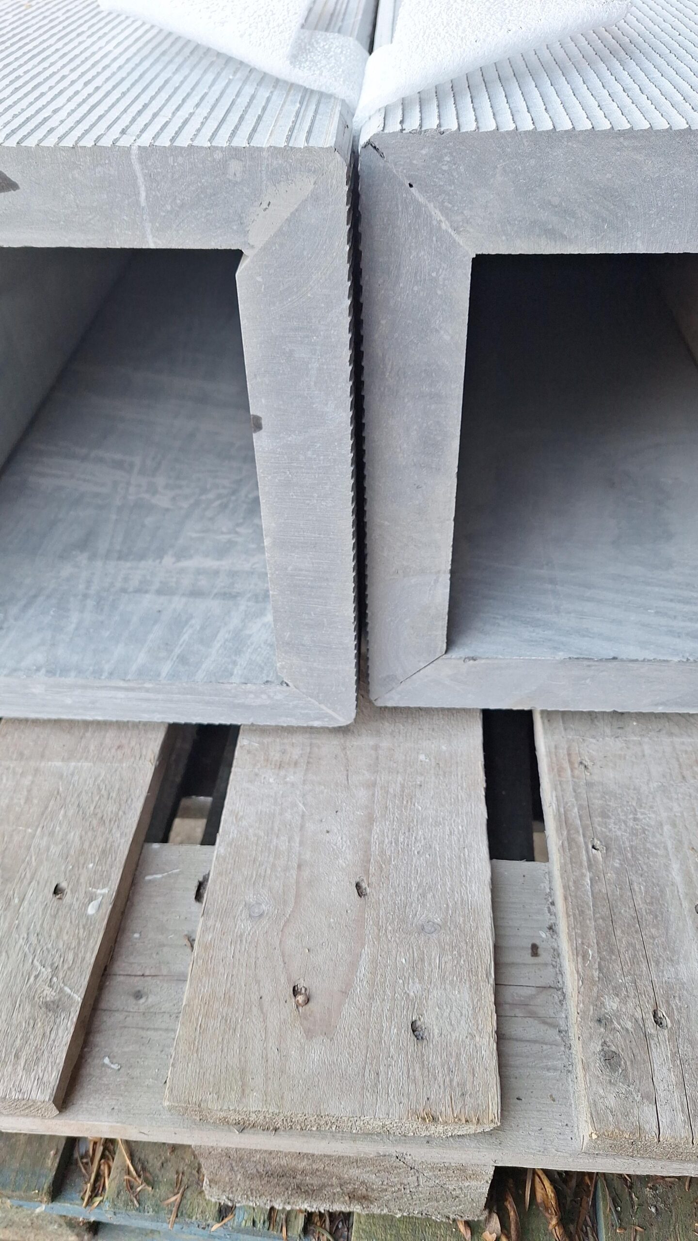 Sockel massiv Blaustein gefranst Verviers hellgrau 20x20x60cm verschiedene Größen