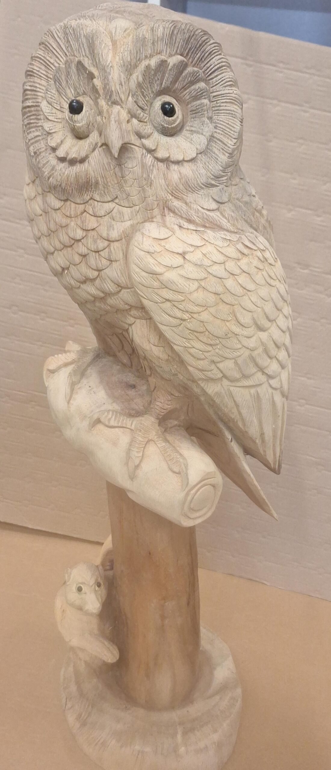 Eule auf Stange mit Eichhörnchen 84cm