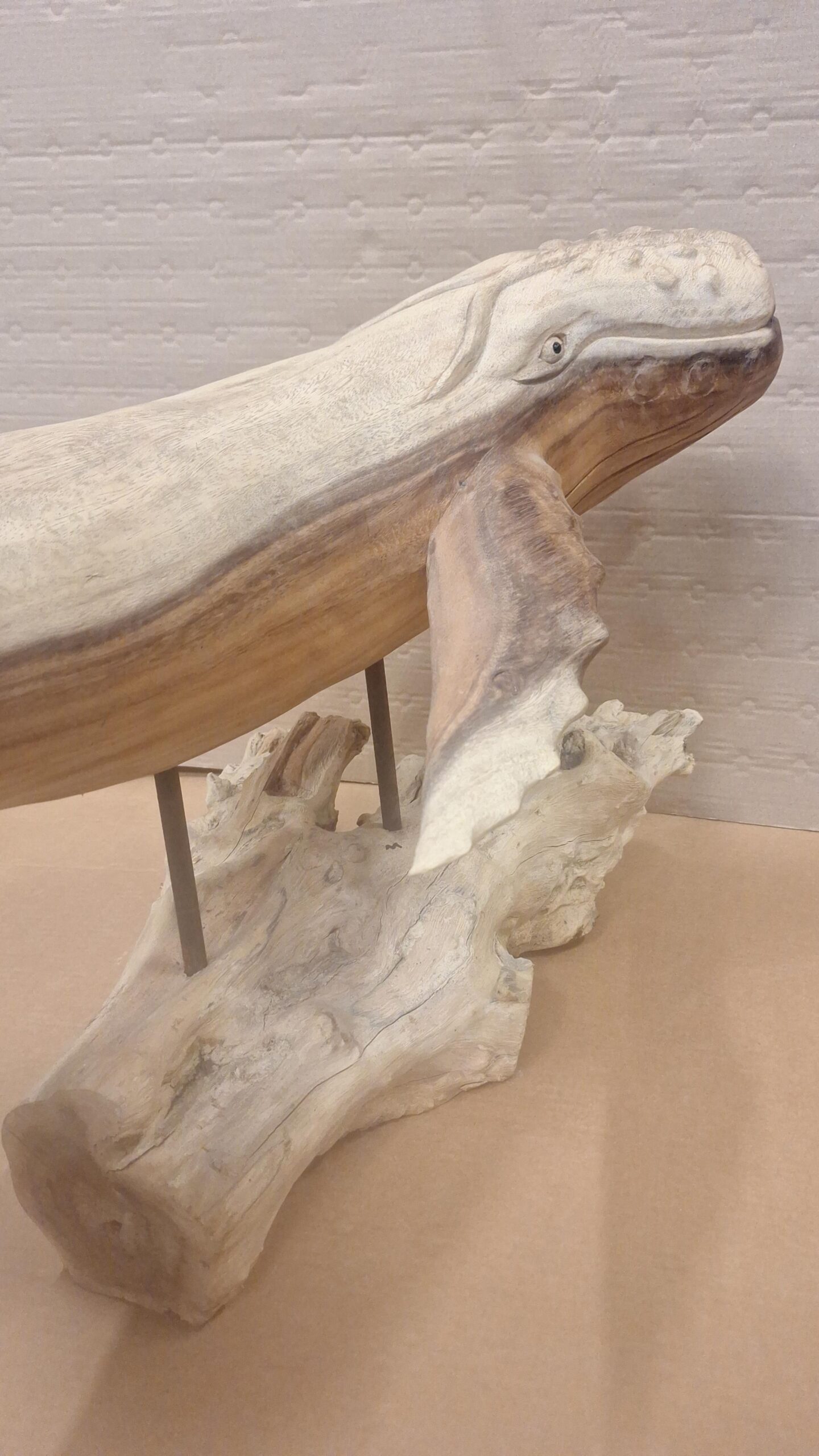 Wal Buckelwal Holz auf Ständer 90cm