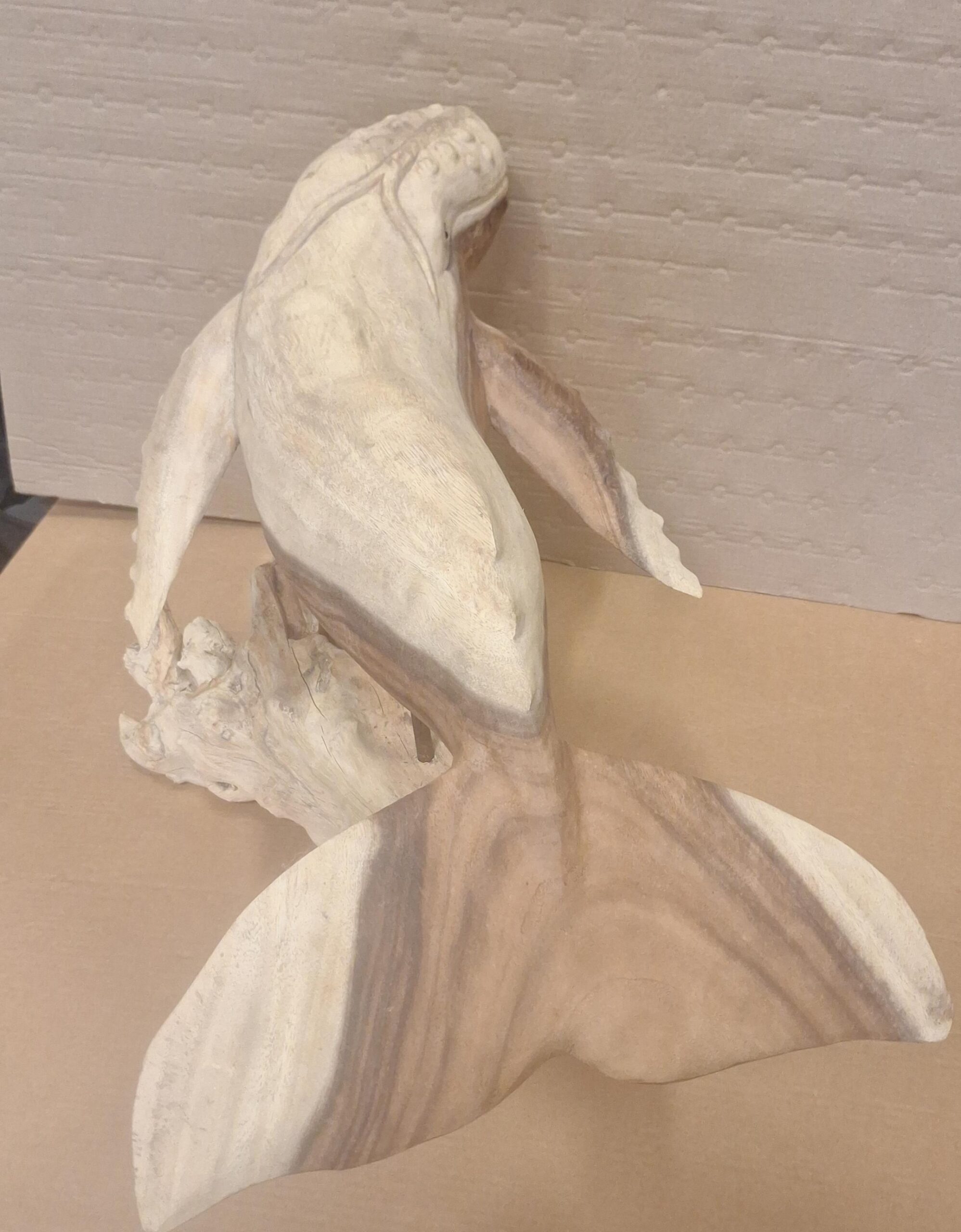 Wal Buckelwal Holz auf Ständer 90cm