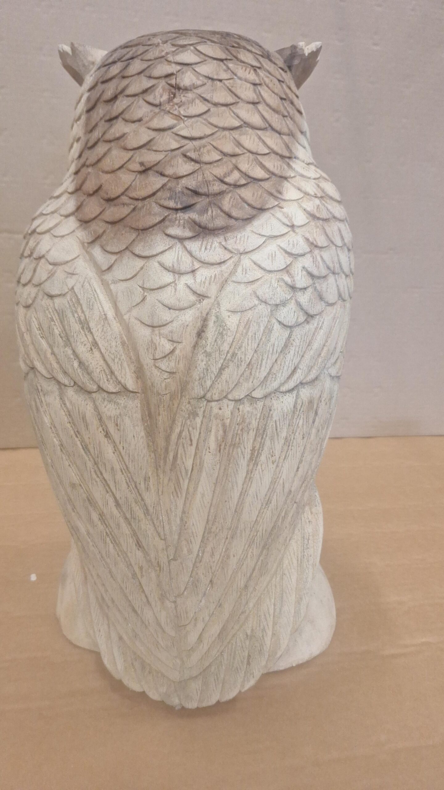 Eule auf Felsenholz 43cm