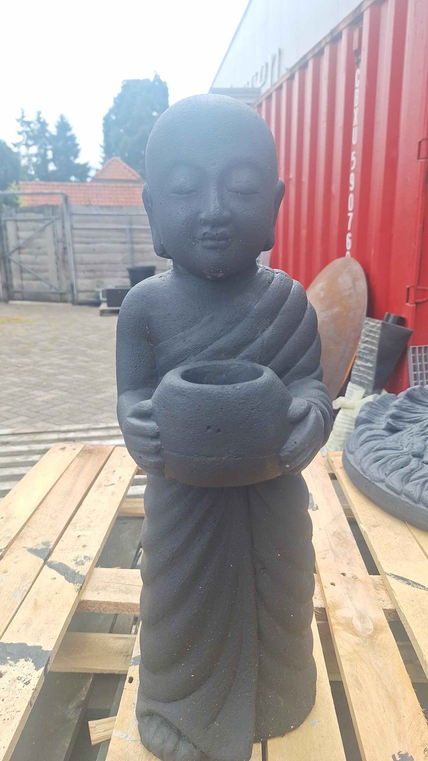 Boeddha monnik met offerschaal 60cm