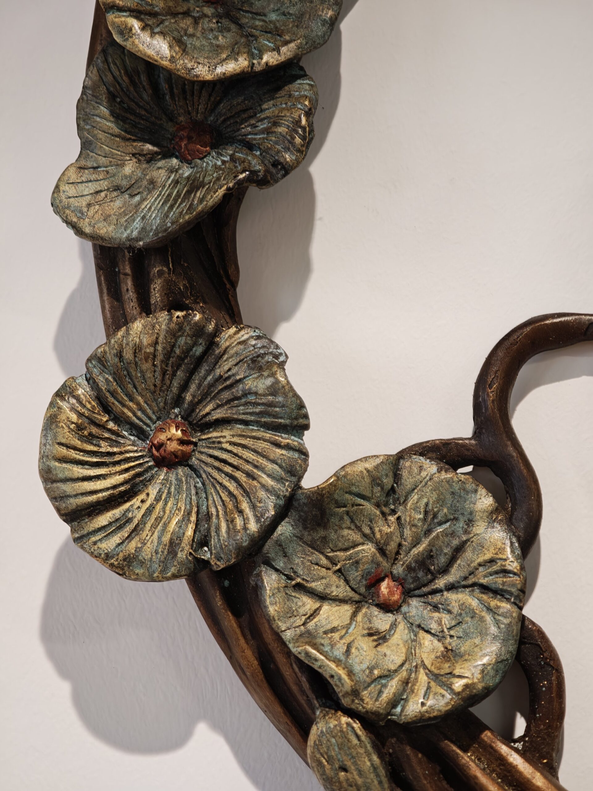 Wanddekoration Bronze Jugendstil Dame 88cm