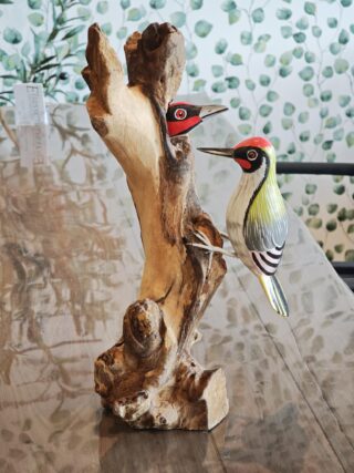 Beeld hout decoratieve stam met groene spechten duo 37c2